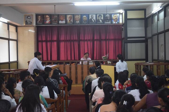 moot-court